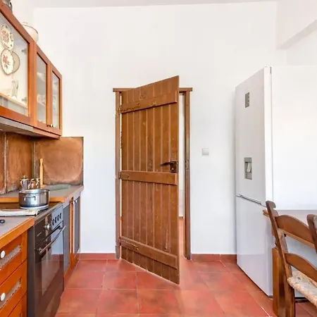Villa Beachfront Elsa-90m To Main Square