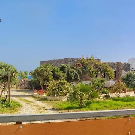Beachfront Elsa-90m To Main Square Villa Platanias (Crete)