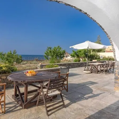 Beachfront Elsa-90m To Main Square Villa *