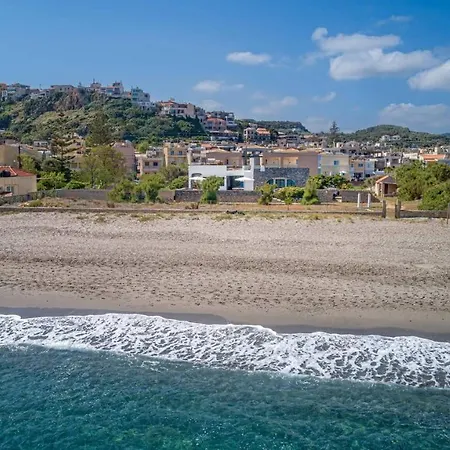 Beachfront Elsa-90m To Main Square Villa *