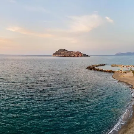 Villa Beachfront Elsa-90m To Main Square *